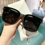 Polarized Oversized Square Clip-On Sunglasses - Matte Black
