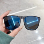 Square Frameless Clip-On Sunglasses - Blue